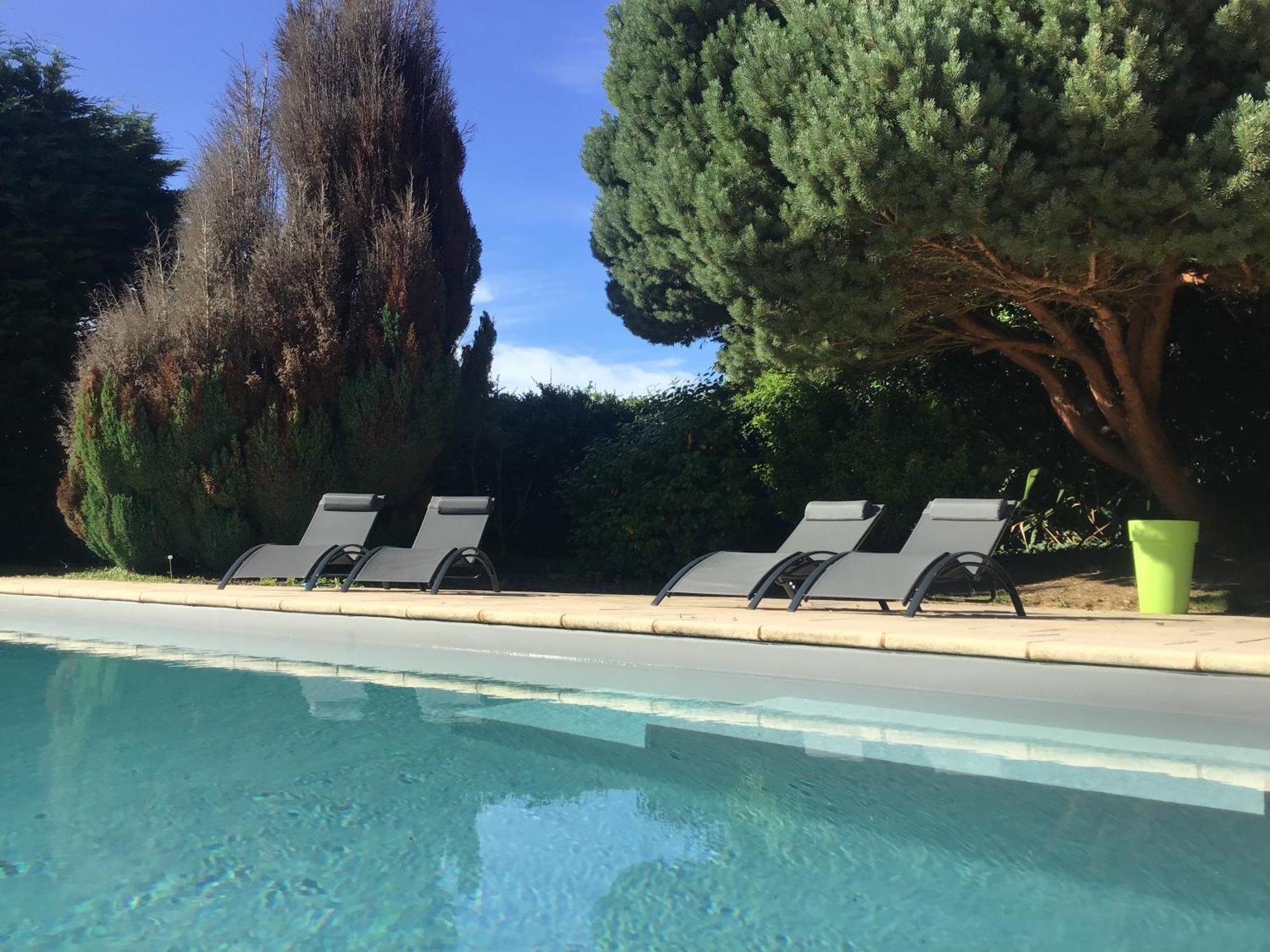 Charmant Gite Avec Exterieur Et Piscine Partagee Mespaul Exterior foto
