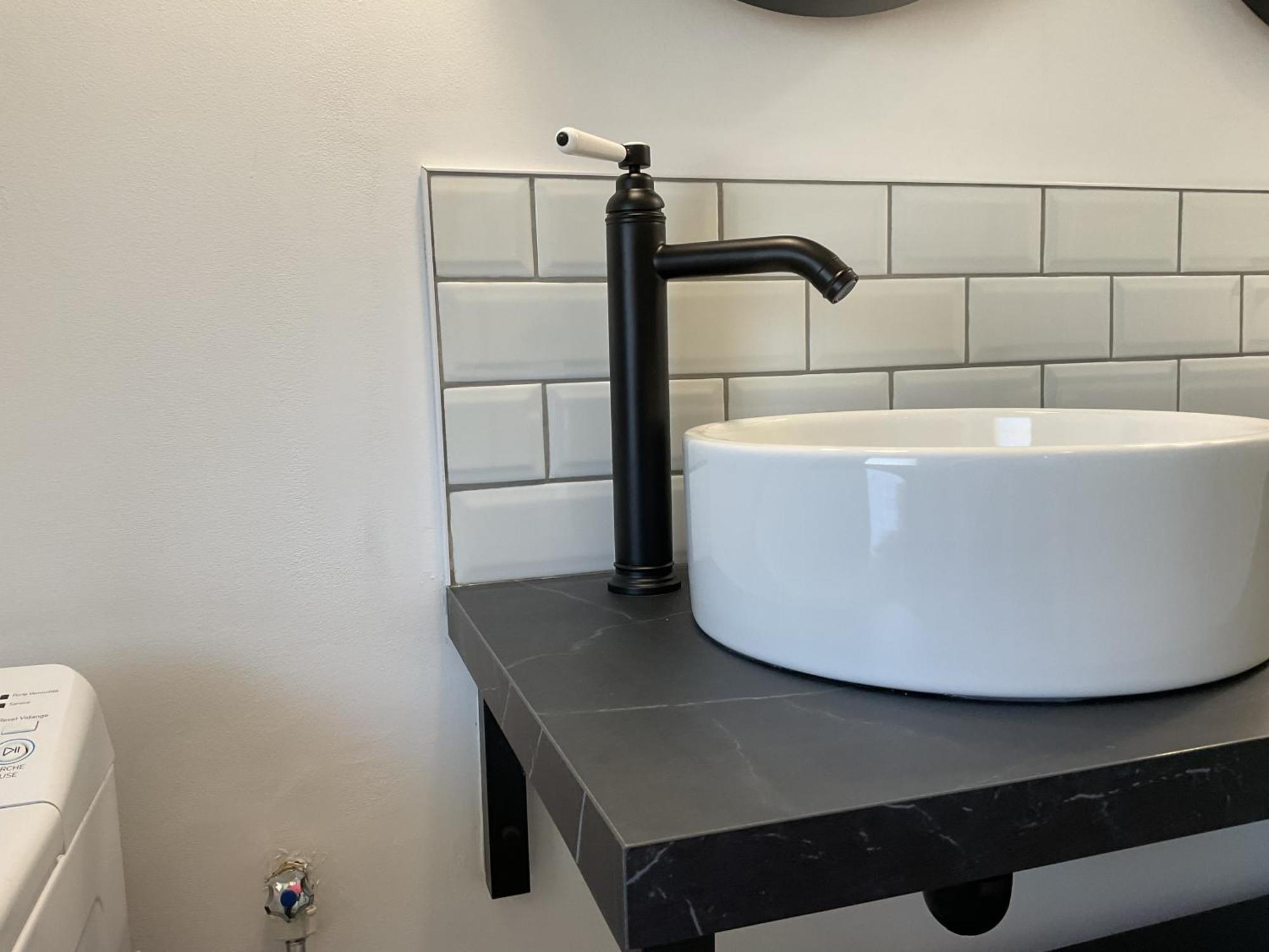 Charmant Gite Avec Exterieur Et Piscine Partagee Mespaul Exterior foto